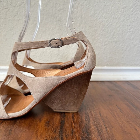 COCLICO Cut Out Ankle Strap Heeled Sandals Taupe Suede Leather - Picture 2 of 12